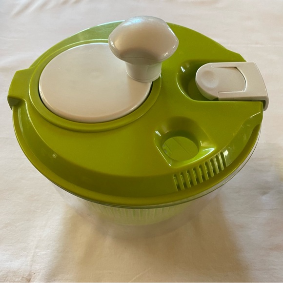 Salad Spinner - Picture 1 of 12